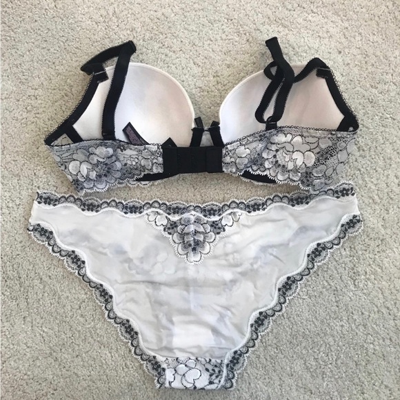 Victoria’s Secret Vintage Floral Embroidery Rhinestones Push Up Bra - Picture 4 of 16